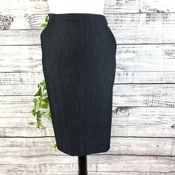 Calvin Klein Skirt size 8 Navy Blue Rain Straight Penci Knee Buttons Pockets - Picture 1 of 12